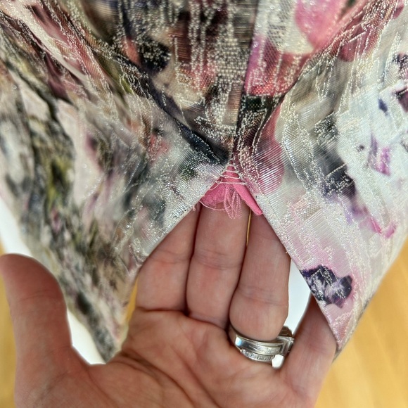 Floral Metallic Sheath Dress Maggie London - Picture 4 of 5